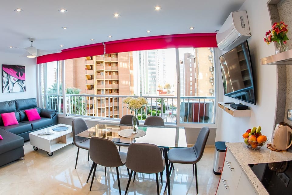 TV and multimedia, Balcony/Terrace, Seating area, Dining area, fireplace, air conditioner