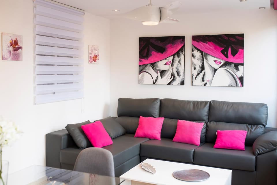 Living room, Seating area, fireplace, air conditioner