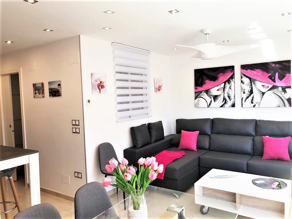 Living room, Seating area, fireplace, air conditioner