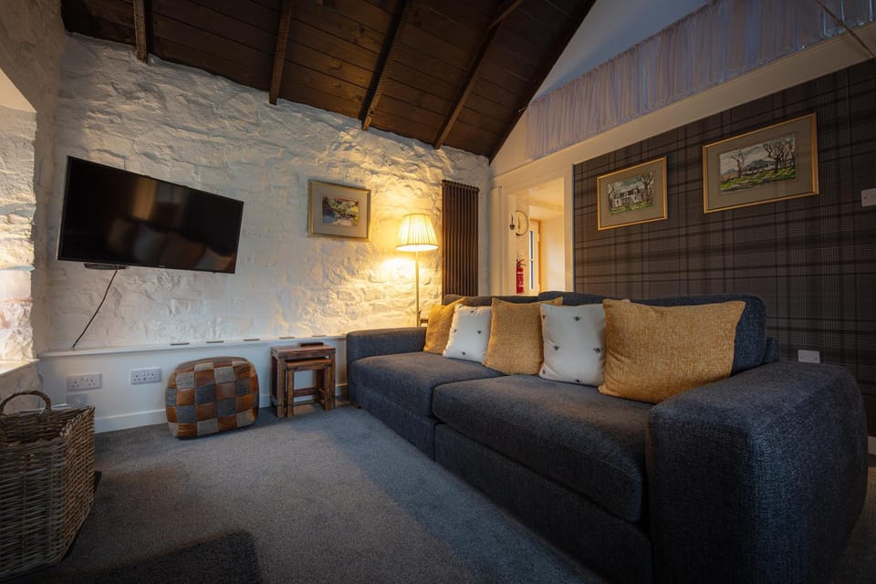 Communal lounge/ TV room, TV and multimedia, Living room, Lounge or bar, Seating area