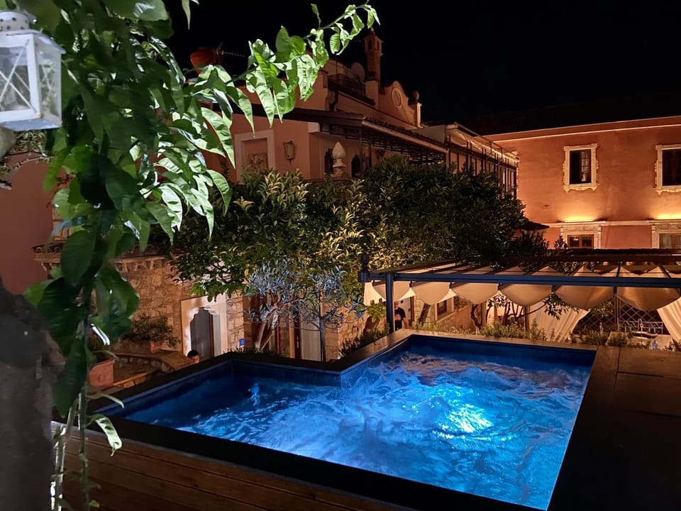 Garden, Swimming pool