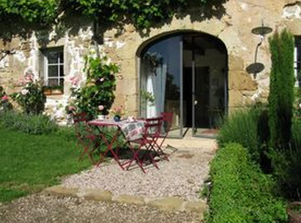 Patio, Facade/entrance
