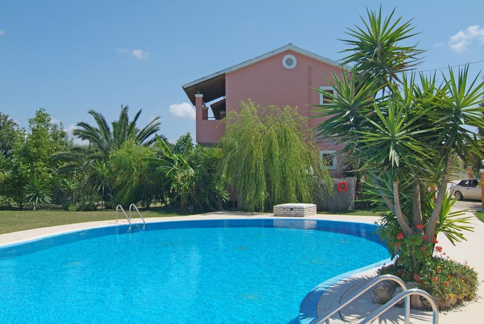 Swimming pool, Swimming pool