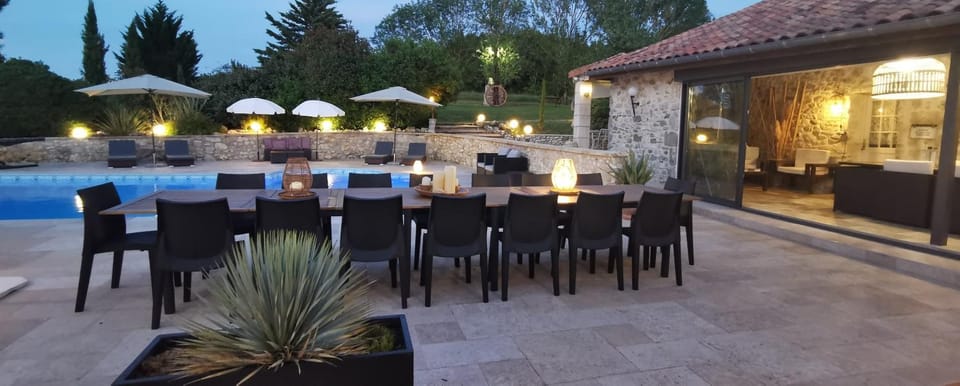 Coffee/tea facilities, Dining area