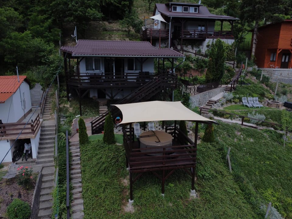Aranyos Hillside Apartment in Slovakia