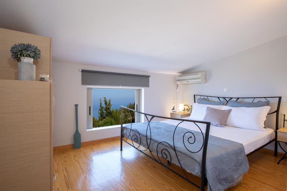 BLUE VILLA KATHISMA Villa in Peloponnese, Western Greece and the Ionian