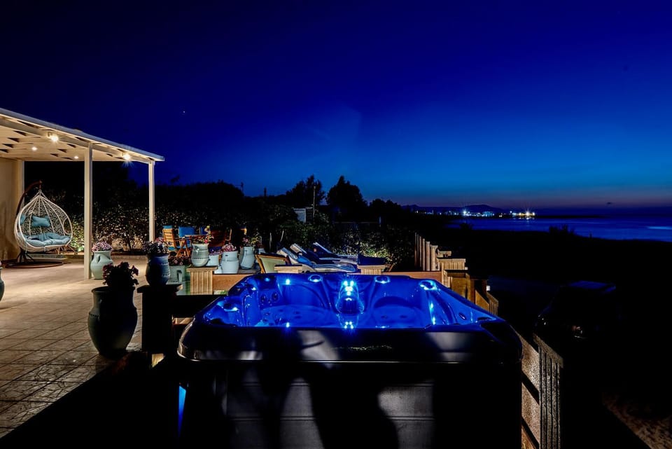 Hot Tub, Balcony/Terrace, Garden view, Sea view, Street view