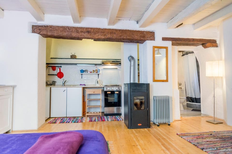 Kitchen or kitchenette, Living room, Bedroom