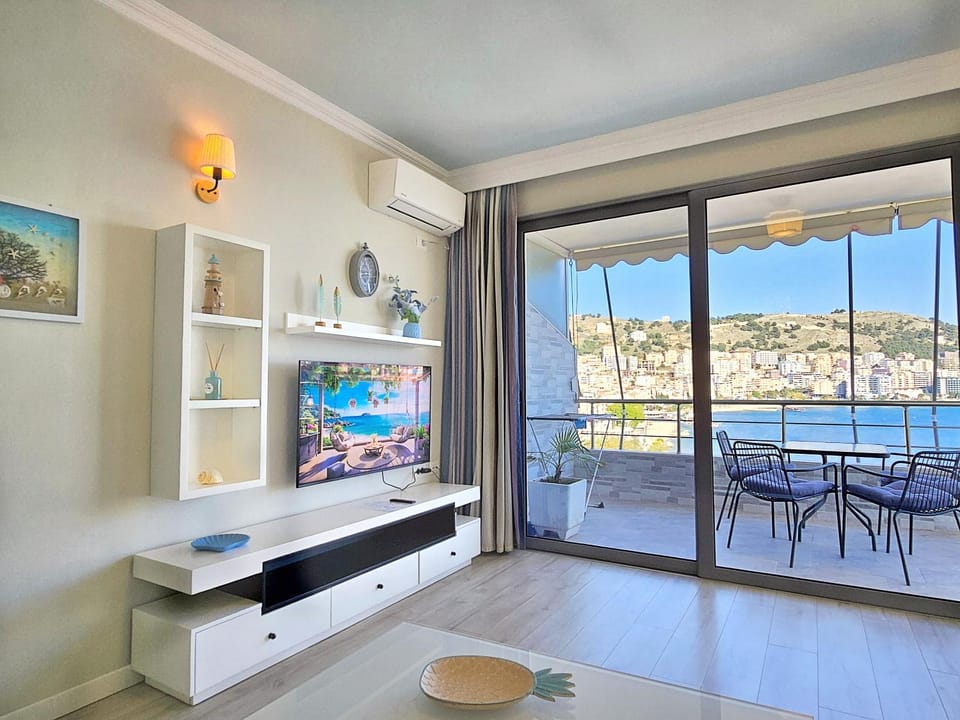TV and multimedia, View (from property/room), Balcony/Terrace, Living room, Seating area, Dining area