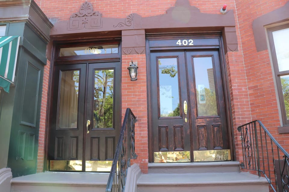 Facade/entrance, City view