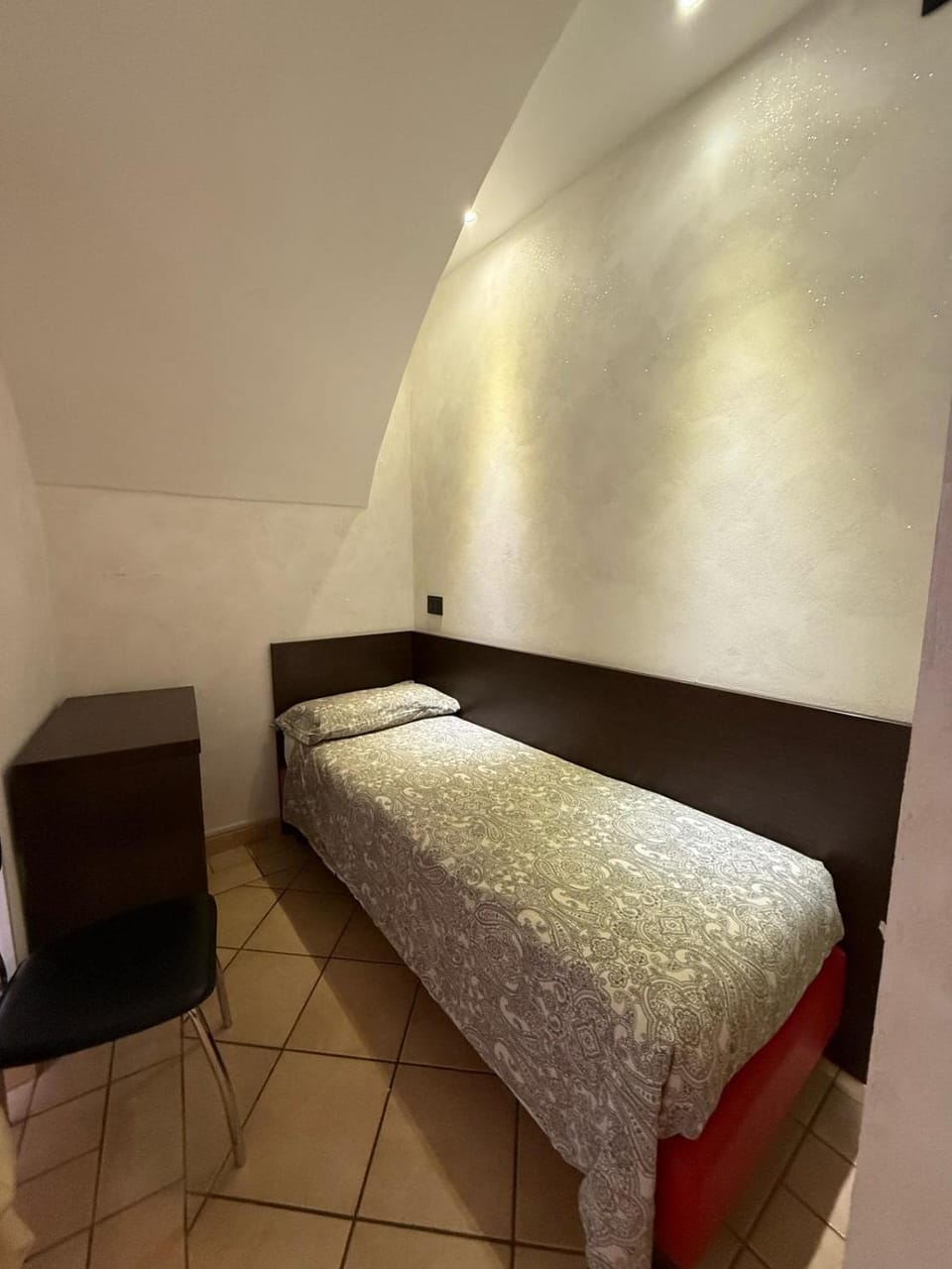 Bed, Photo of the whole room, Bedroom, heating, air conditioner