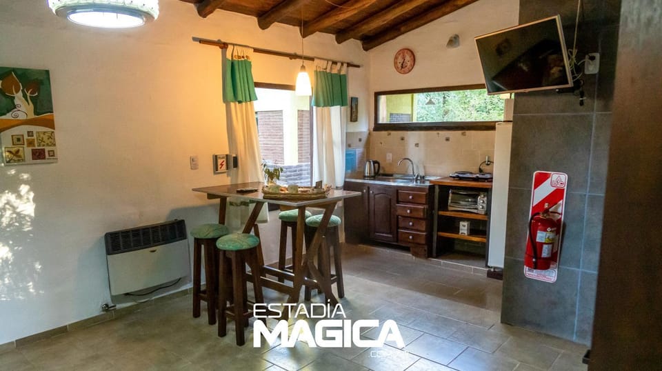 Kitchen or kitchenette, Dining area, pet friendly, stove