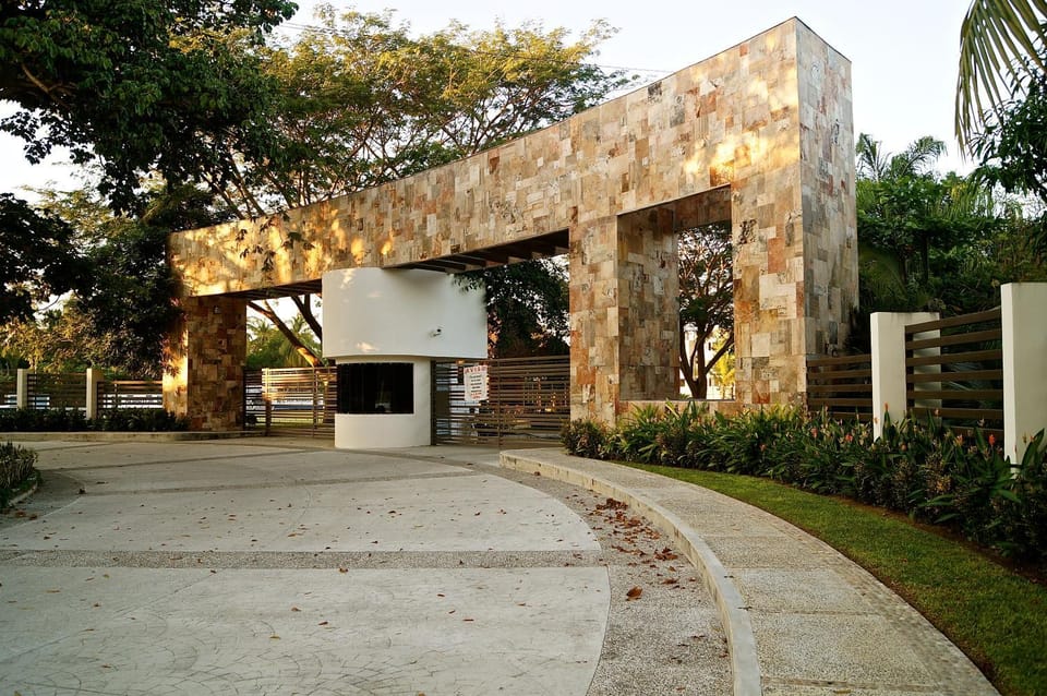 Facade/entrance, Street view