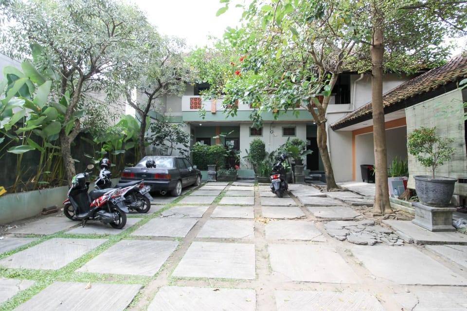 Property building, Facade/entrance, Area and facilities
