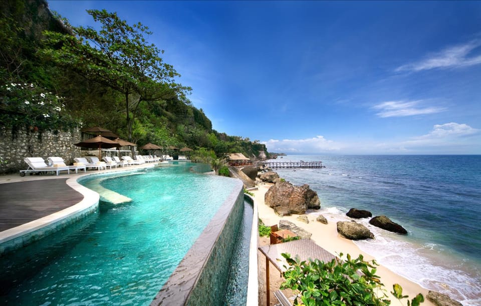 View (from property/room), Swimming pool, Swimming pool