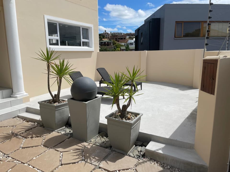 'On Point' Beach House - Jeffreys Bay House in Eastern Cape
