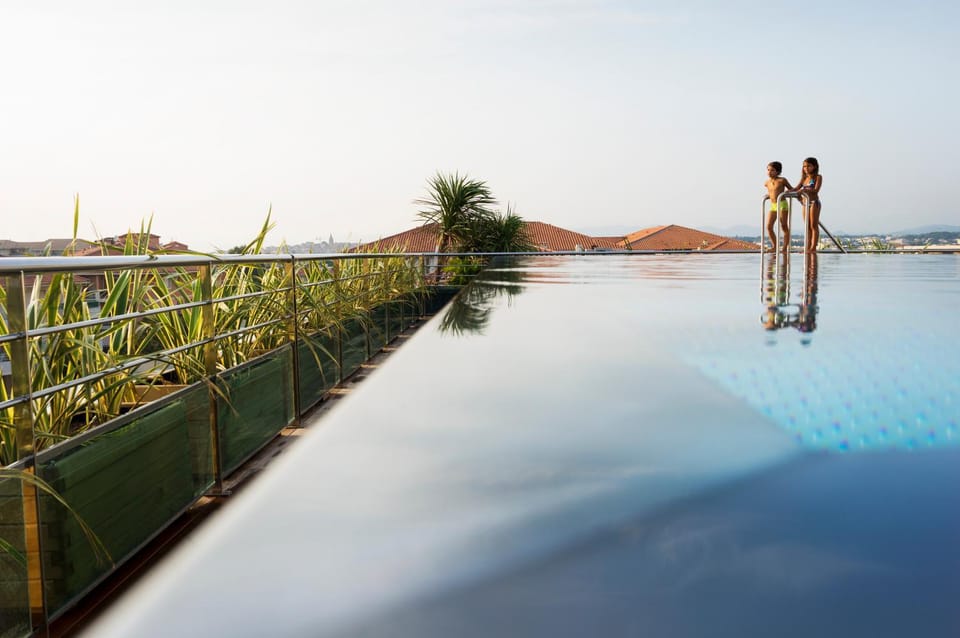 Swimming pool, Swimming pool