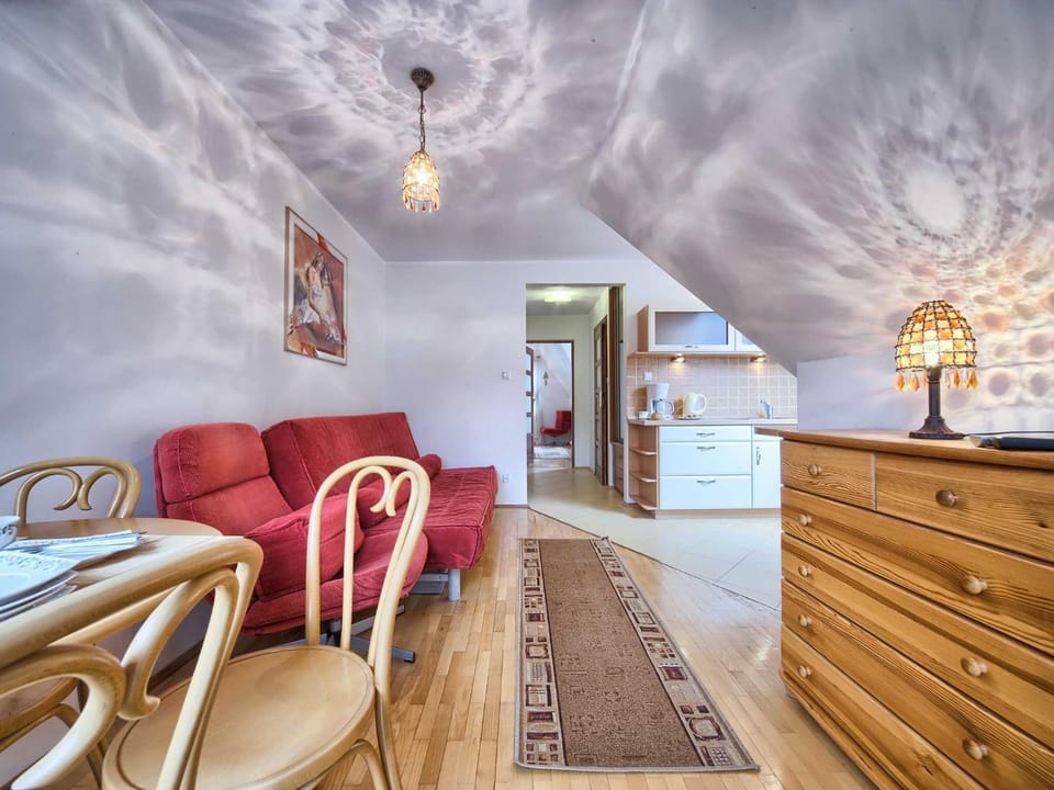 Kitchen or kitchenette, Living room, Seating area, Dining area