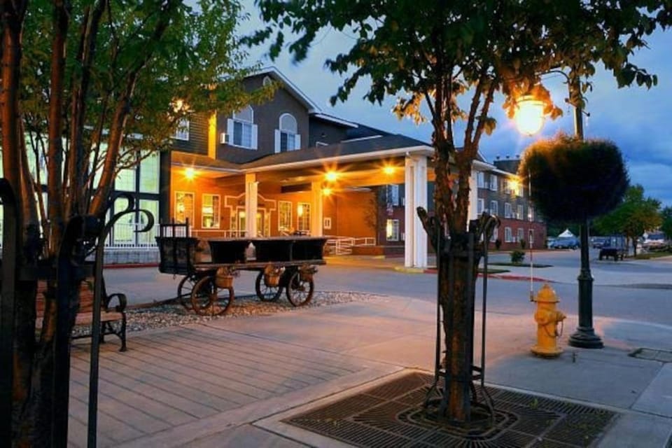 Property building, Night, Street view, Location