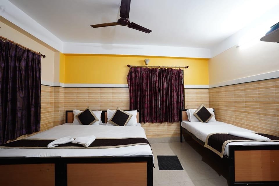 Bed, Photo of the whole room, Bedroom, air conditioner