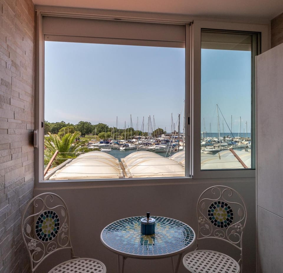 Lovely apartment near the beach with a sea view Apartment in Istria County