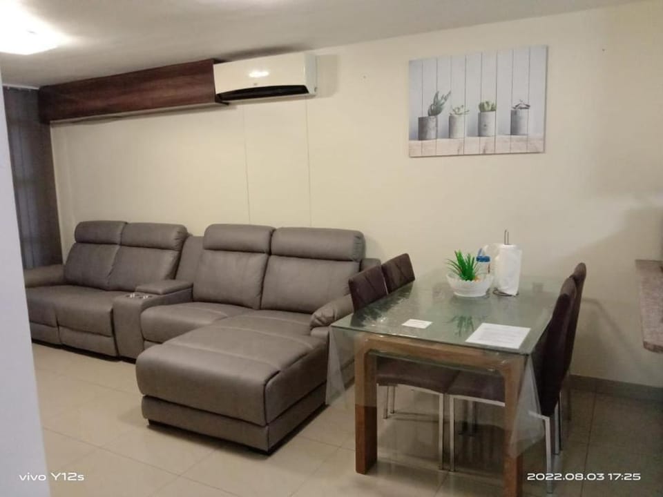 Seating area, air conditioner