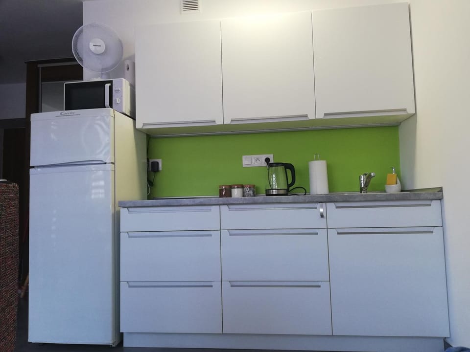 Coffee/tea facilities, Kitchen or kitchenette