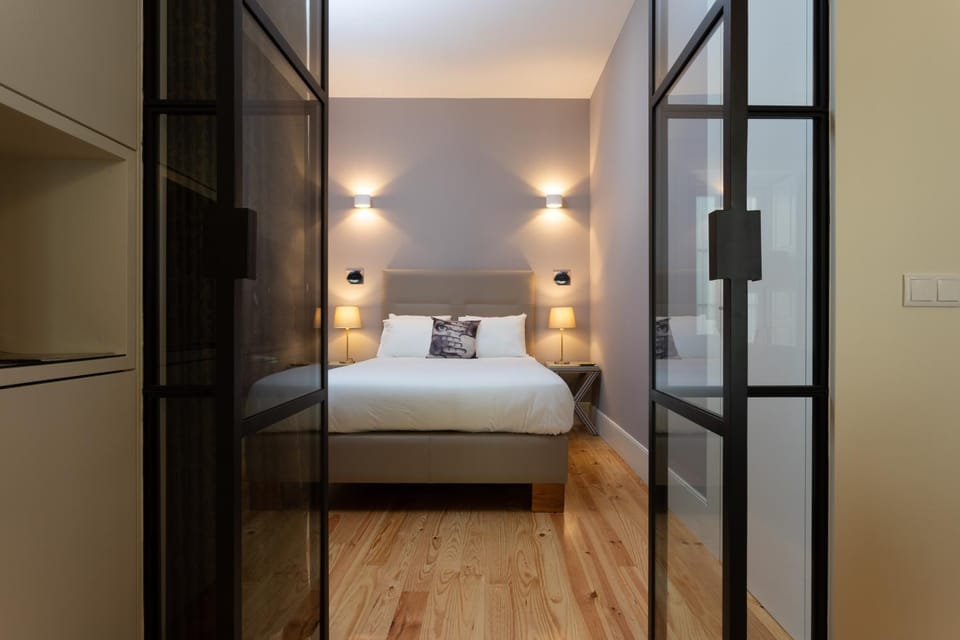 Bed, Decorative detail, Bedroom, wardrobe