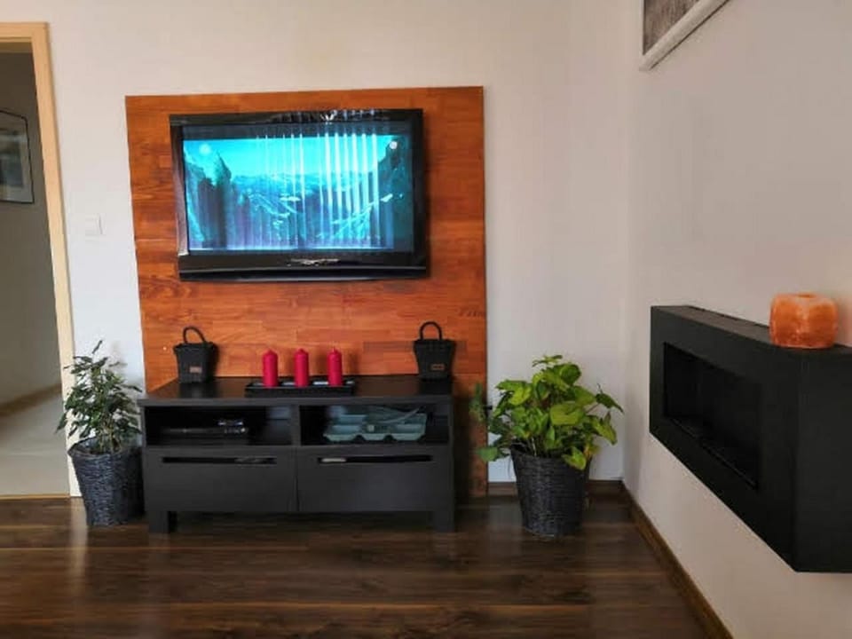 Communal lounge/ TV room, Living room, Photo of the whole room