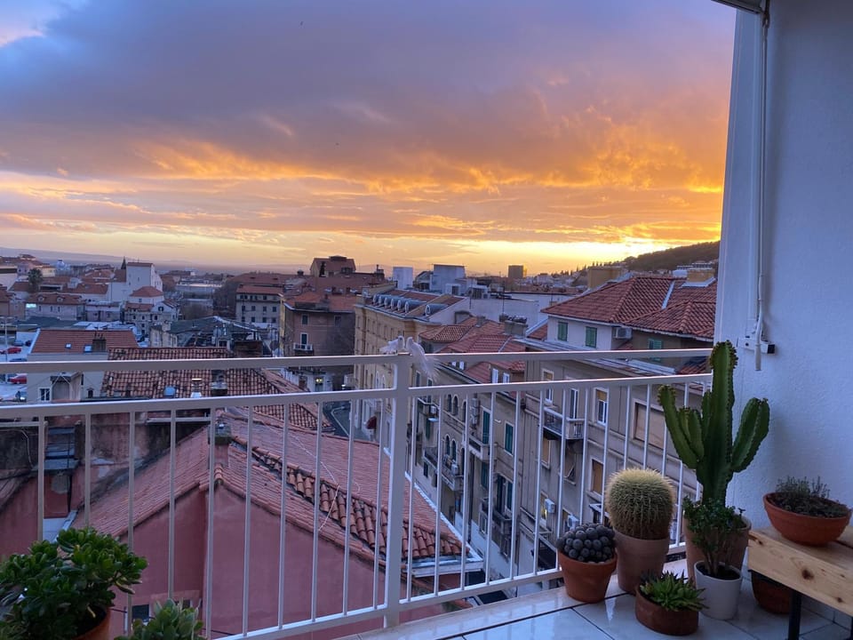 Day, Natural landscape, View (from property/room), Balcony/Terrace, City view, Mountain view, Sea view, Sunrise, Sunset