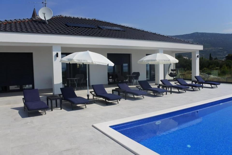 Villa Orao Villa in Šibenik-Knin County, Croatia