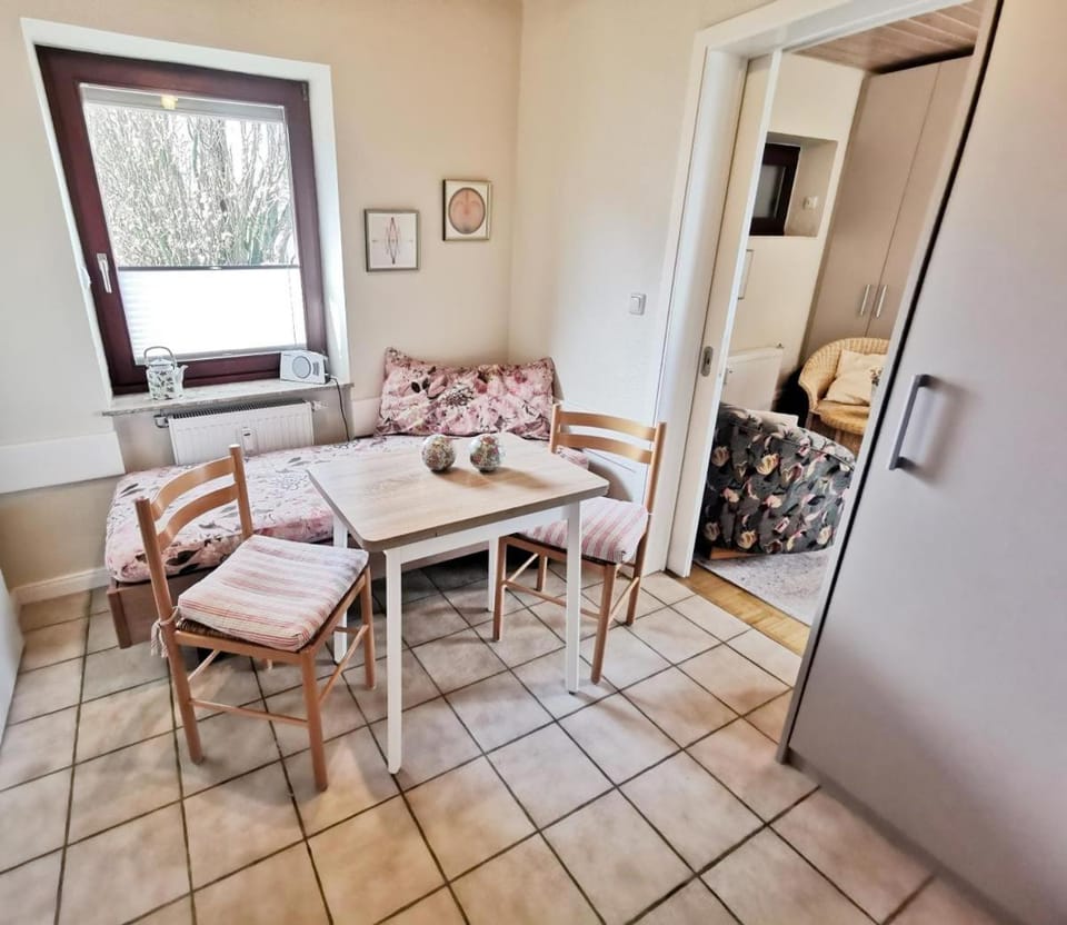 Obj. 45* kleine, moderne FeWO 2 Pers. - nur 300 m zum Strand, W-LAN, Balkon Apartment in Timmendorfer Strand