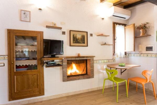 Villino il Corbezzolo a "Casa Conti di Sotto" Farm Stay in Tuscany