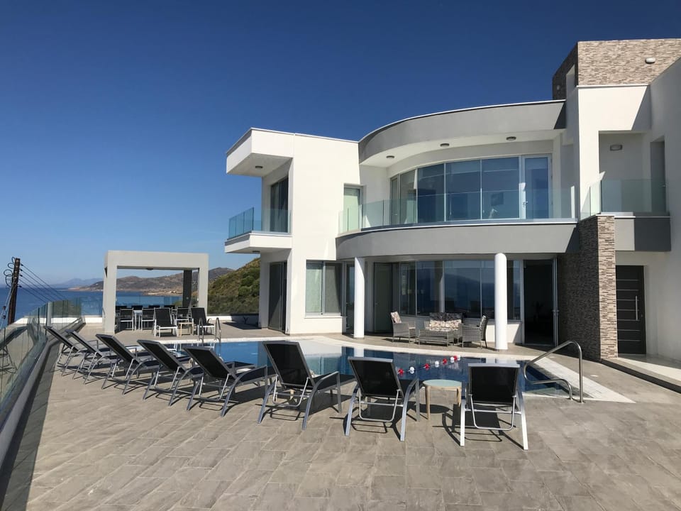 Property building, Patio, Swimming pool