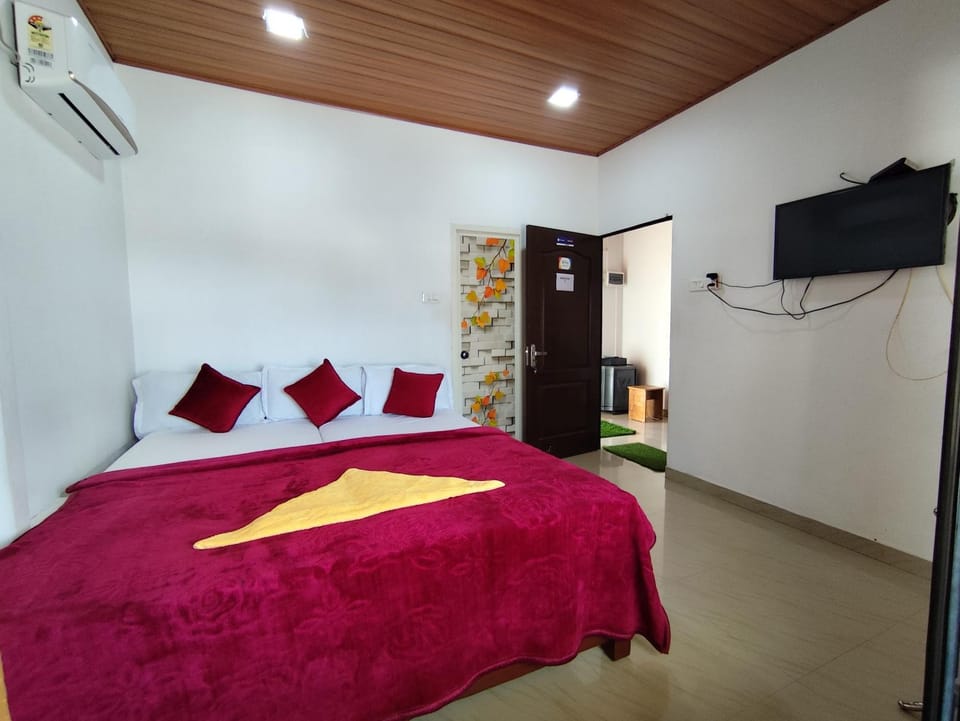 TV and multimedia, Photo of the whole room, Bedroom
