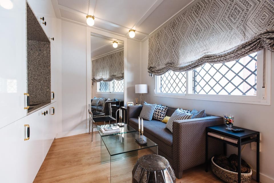 Kitchen or kitchenette, Living room