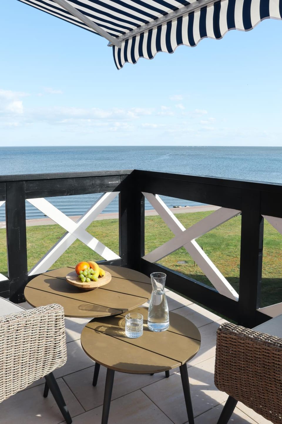 Balcony/Terrace, Lake view