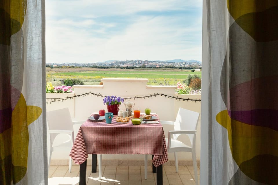 Day, Summer, Balcony/Terrace, Banquet/Function facilities, Communal kitchen, On site, City view