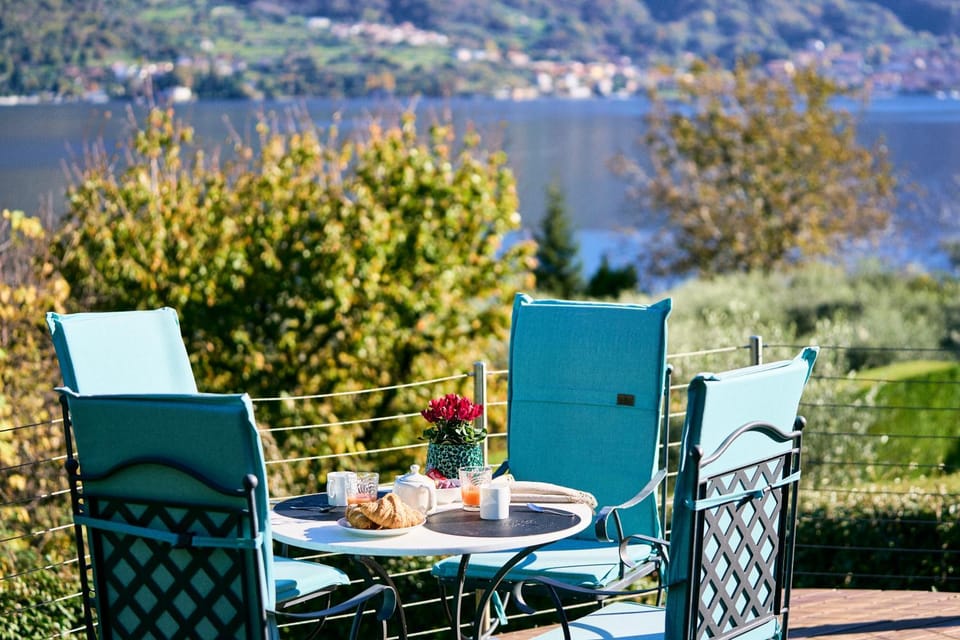 Lake view, Mountain view, Breakfast