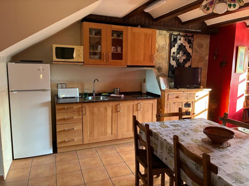 Kitchen or kitchenette, Dining area, pet friendly, toaster