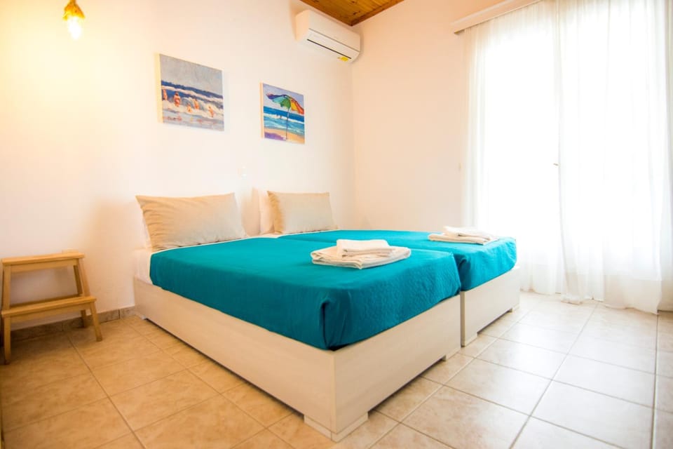 Bed, Bedroom, air conditioner
