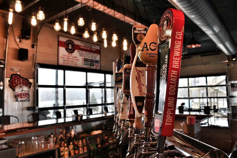 Lounge or bar, River view, Drinks, Alcoholic drinks