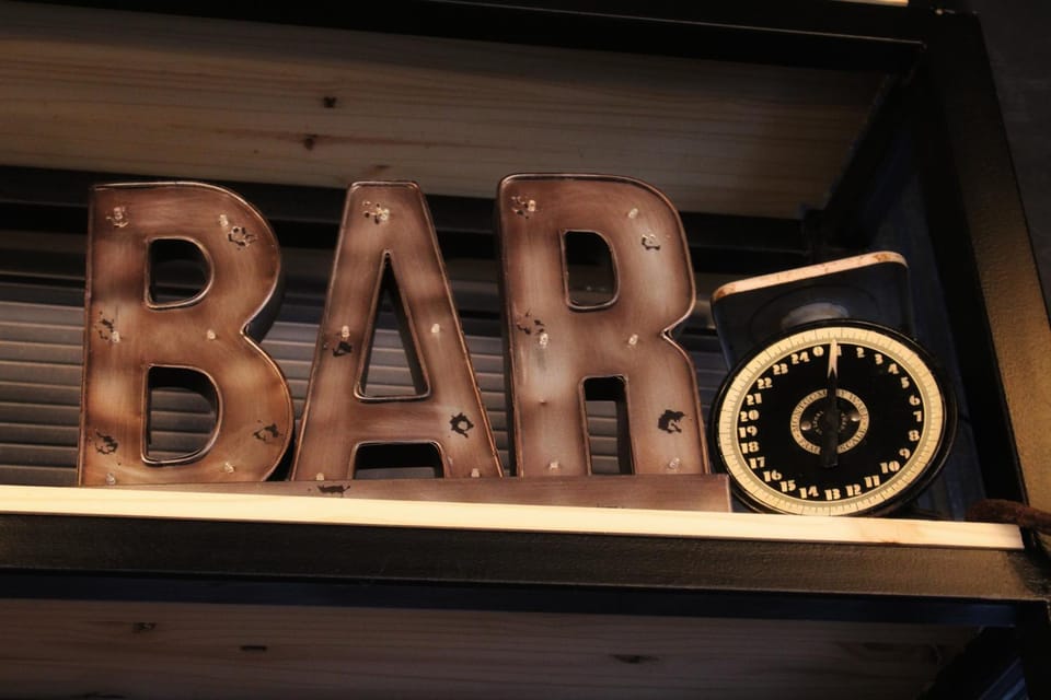Lounge or bar, Decorative detail, Entertainment