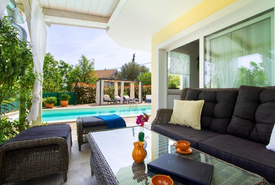 Seating area, Swimming pool