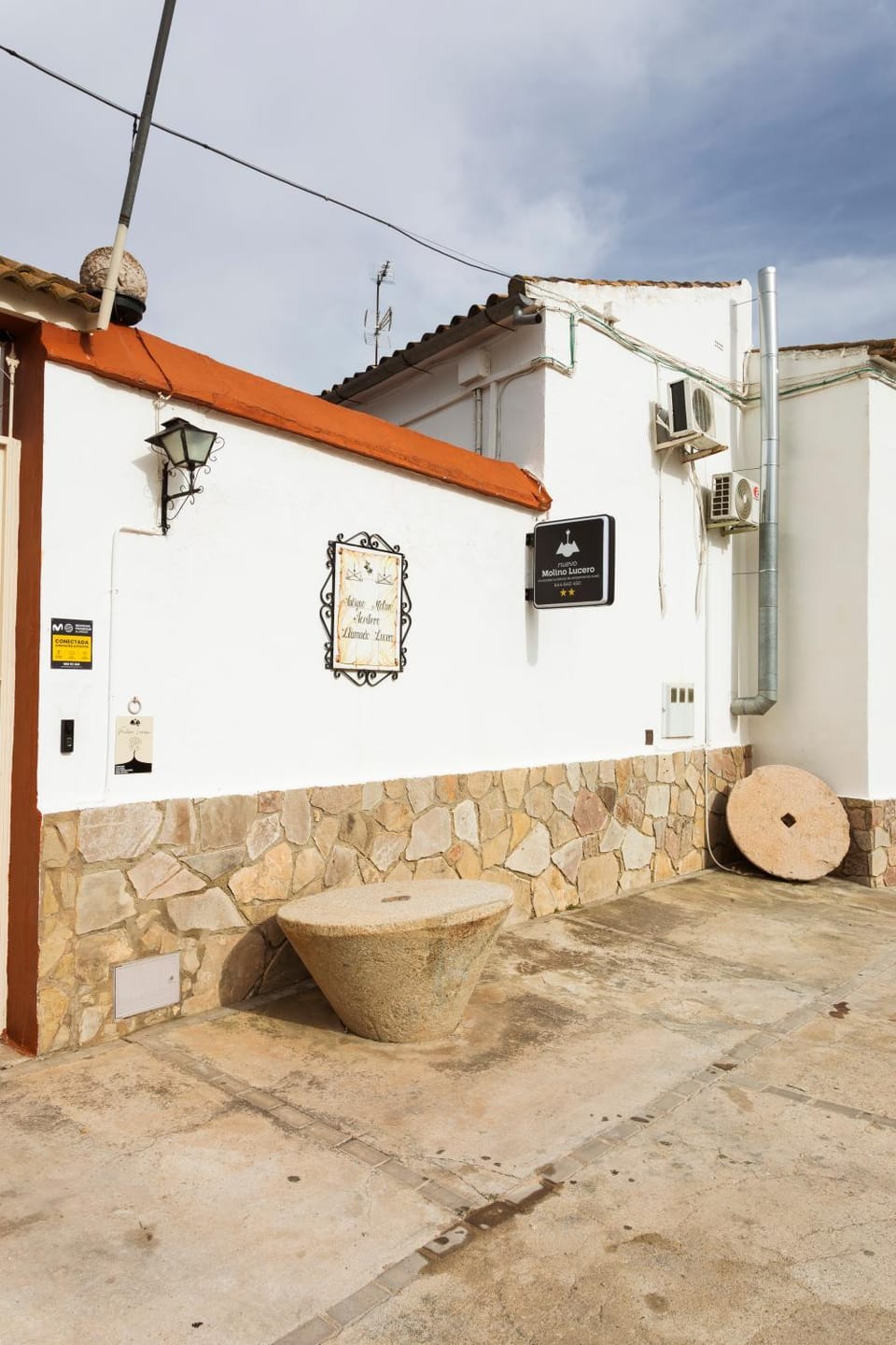 Property building, Facade/entrance