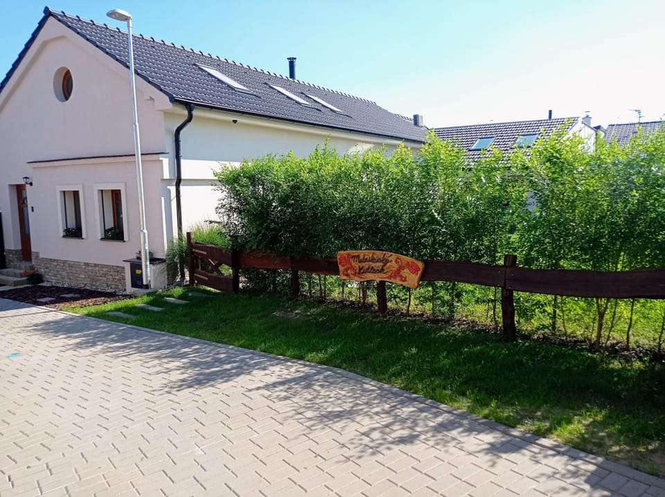 Property building, Street view