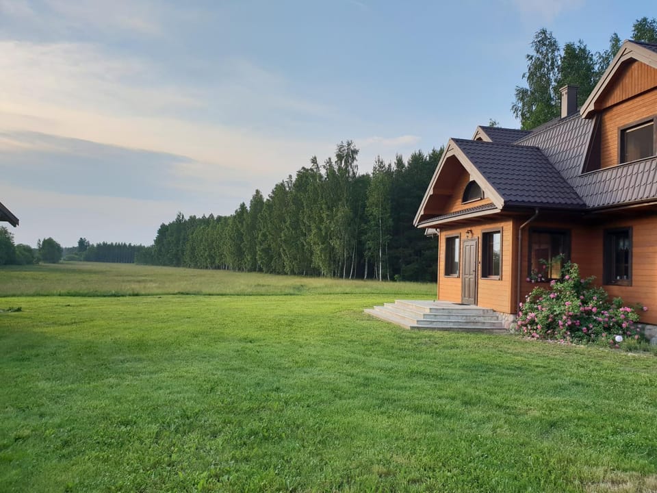 Property building, Spring, Day, Natural landscape, Garden, Garden view