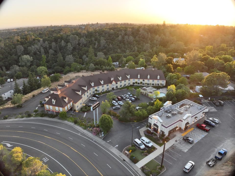 Red Lion Inn & Suites Auburn Hotel in Auburn