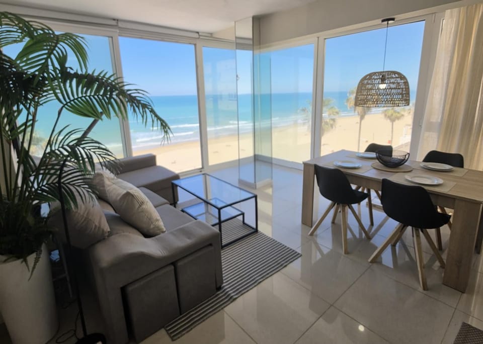 Living room, Sea view