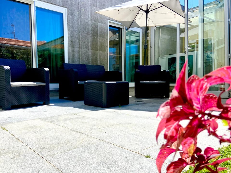 Patio, Day, Garden, Seating area, Garden view